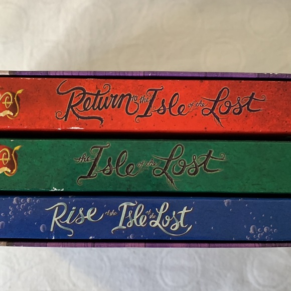 The Descendants Novels The Isle of the Lost 3 Book Series - Picture 8 of 8